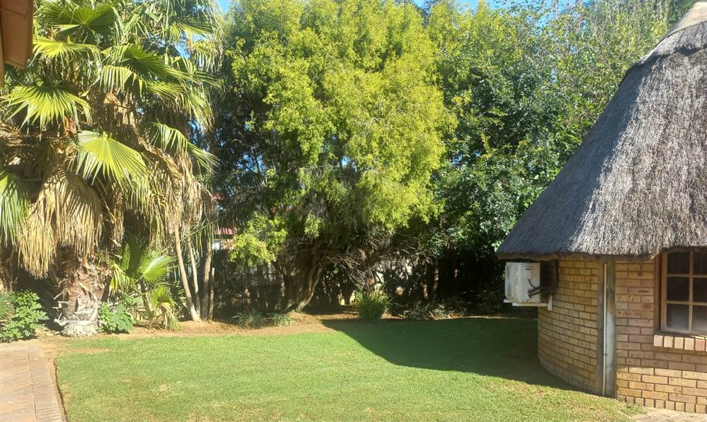 4 Bed House in Jan Cilliers Park photo number 17