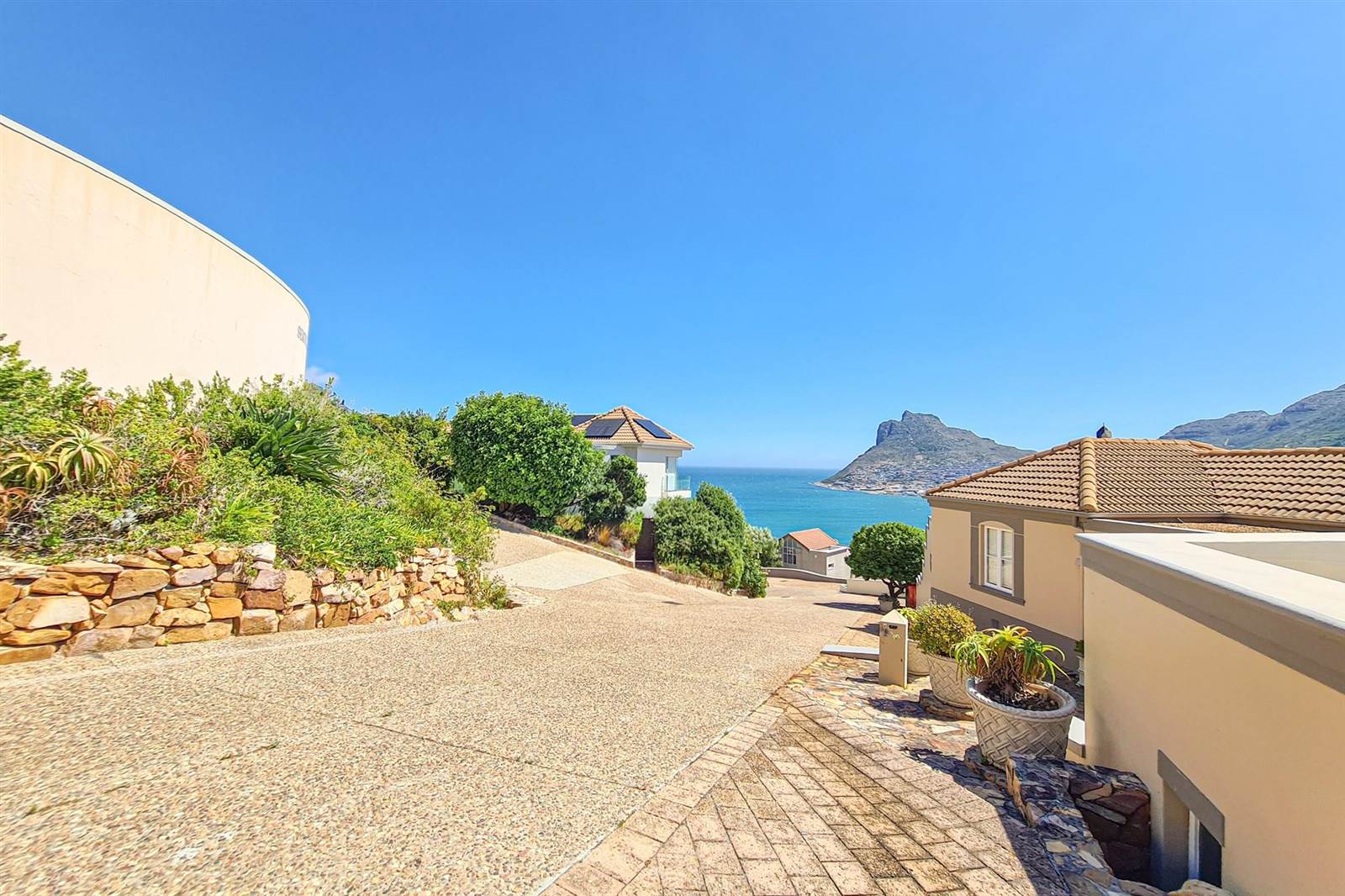 4 Bed House in Hout Bay and surrounds photo number 1