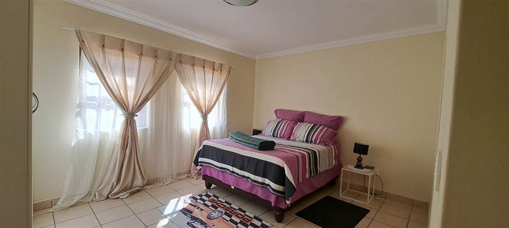 3 Bed Townhouse in Lydenburg photo number 17
