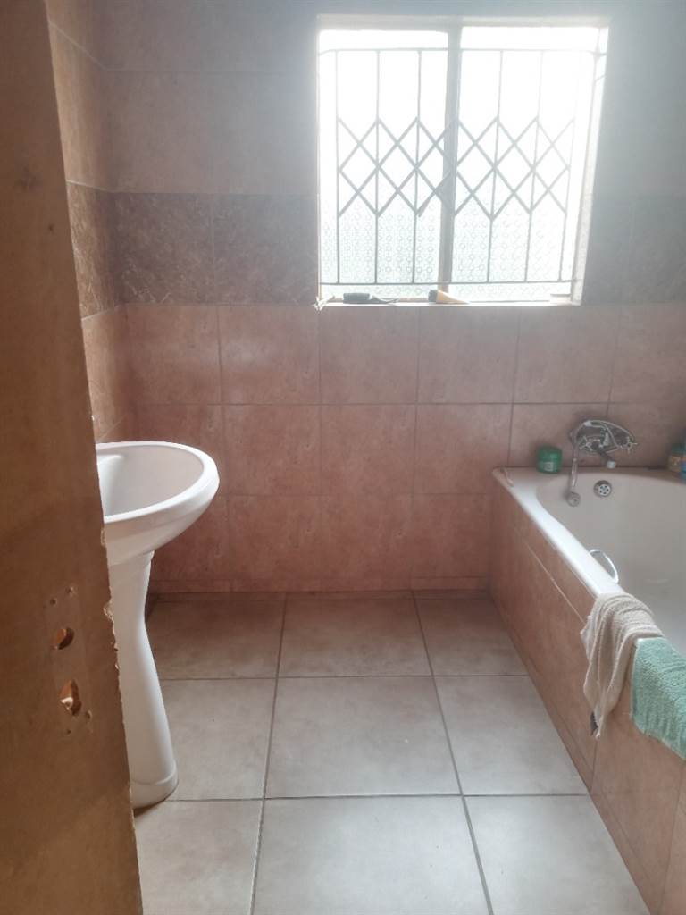 3 Bed House in Kwaggafontein photo number 2
