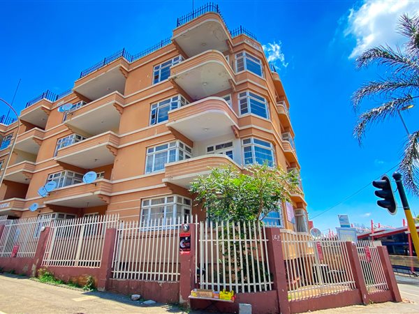 0.5 Bed House in Yeoville