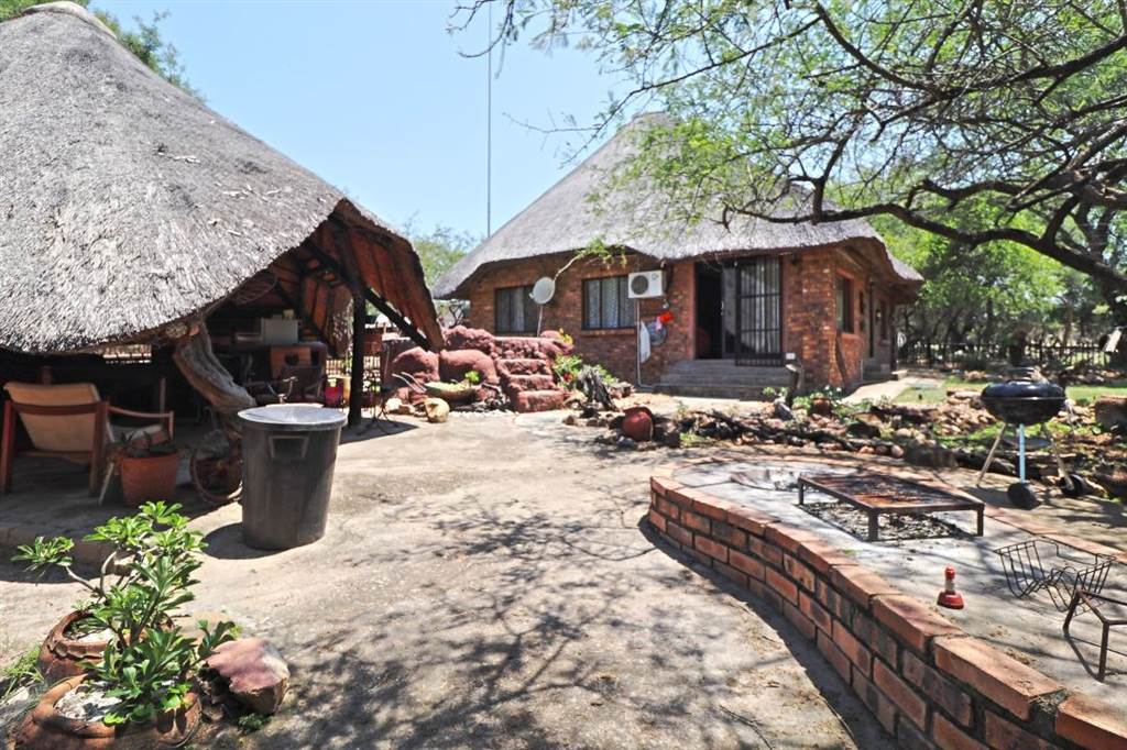 2 Bed House in Marloth Park photo number 11