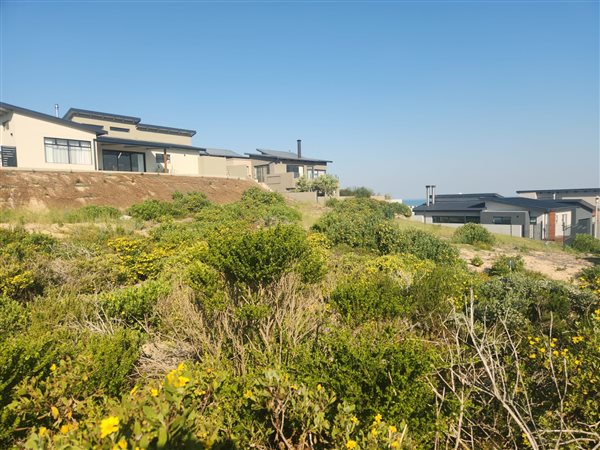 789 m² Land available in Stilbaai