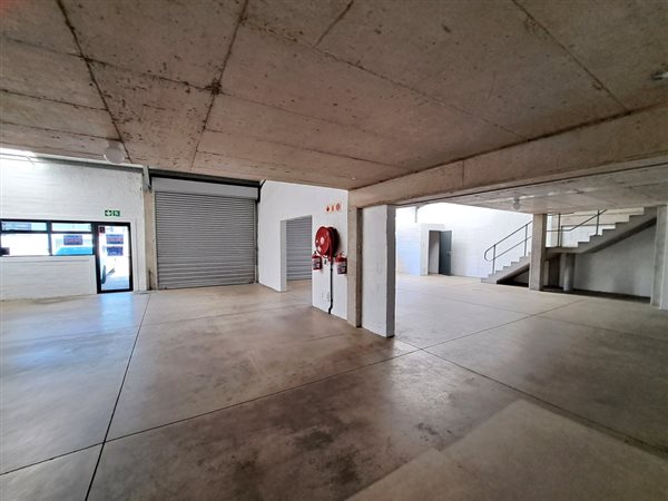 271  m² Industrial space