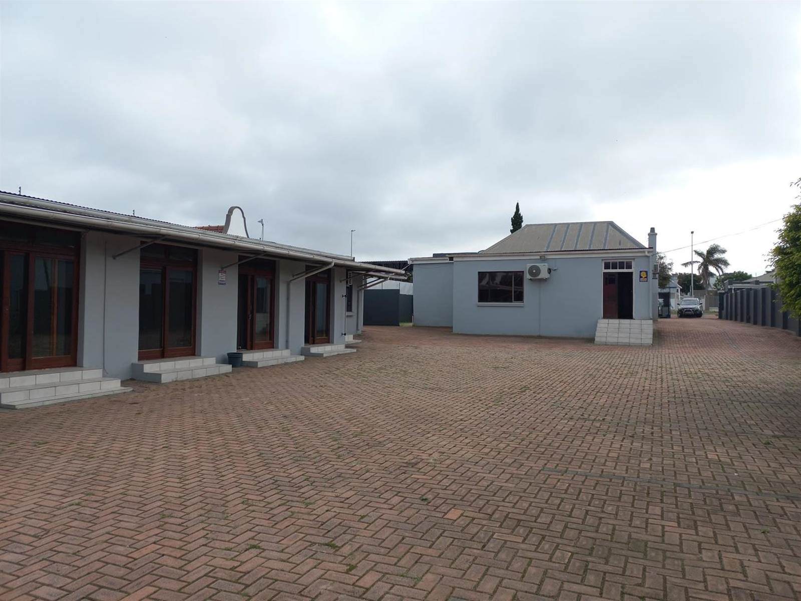 354  m² Office Space in Walmer photo number 11