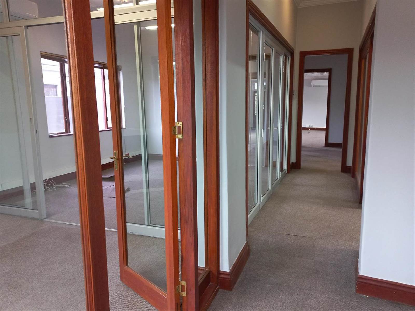 354  m² Office Space in Walmer photo number 5