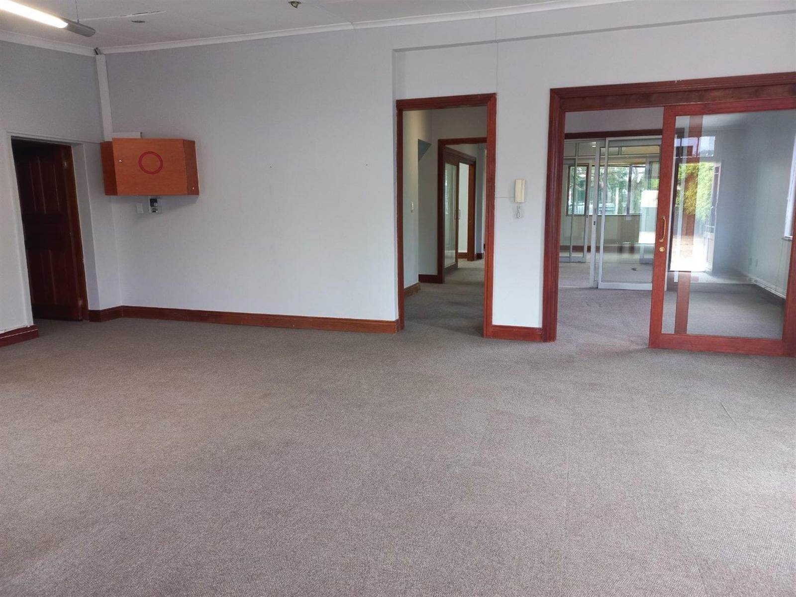 354  m² Office Space in Walmer photo number 8