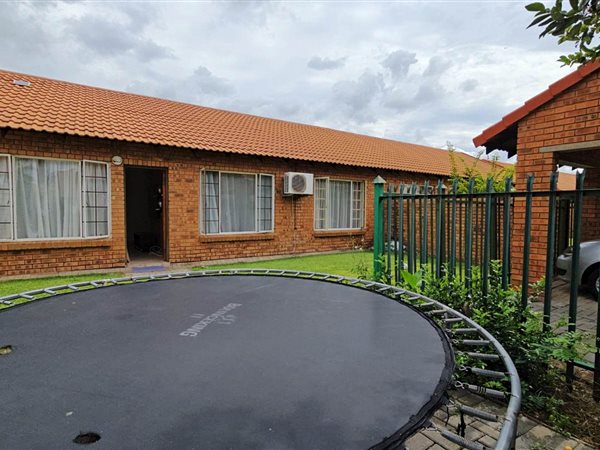 3 Bedroom Simplex 3 Bedroom Simplex