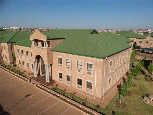 300  m² Office Space in Highveld