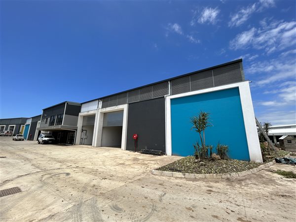 925  m² Industrial space in Shakas Head