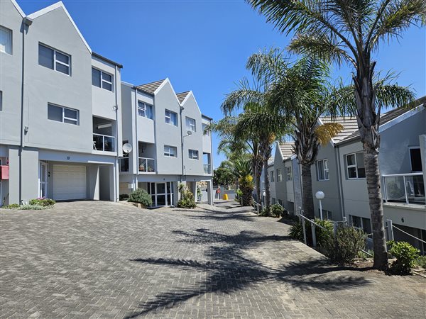3 Bedroom Townhouse 3 Bedroom Townhouse