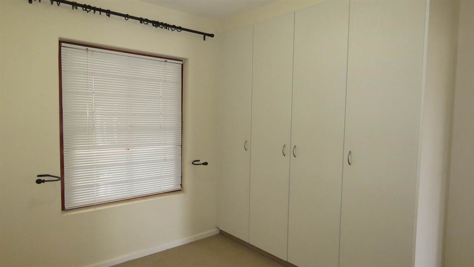 2 Bed Apartment in Knysna Central photo number 15