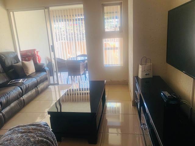2 Bed Townhouse in Meredale photo number 9