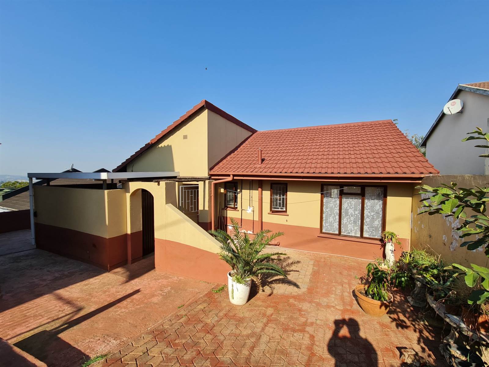 3 Bed House in Newlands West photo number 1