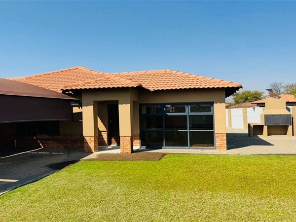 4 Bedroom House 4 Bedroom House