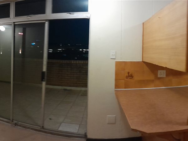 1 Bedroom Flat 1 Bedroom Flat