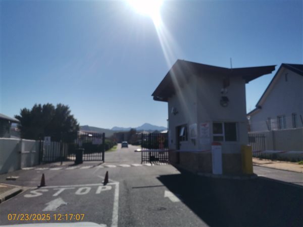 2 Bedroom House 2 Bedroom House