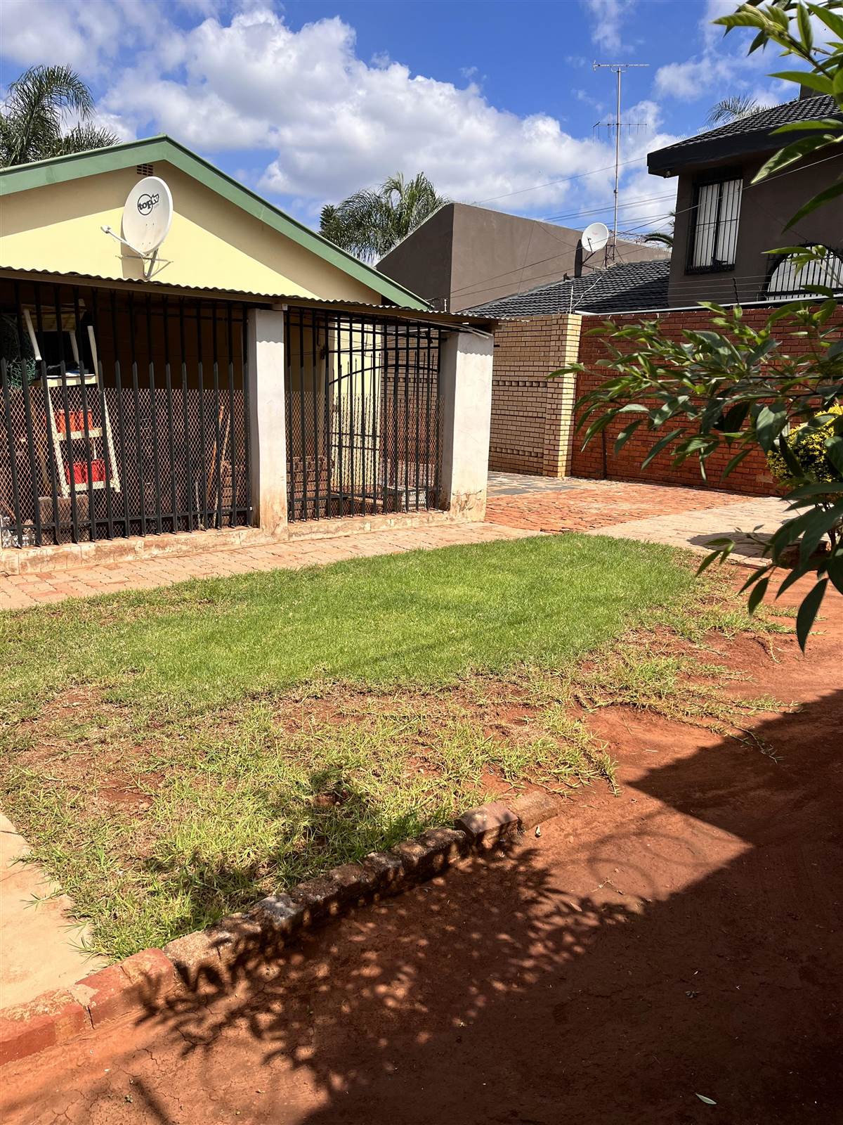 4 Bed House in Laudium photo number 13