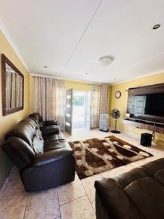 3 Bed Townhouse in Isipingo Beach photo number 19