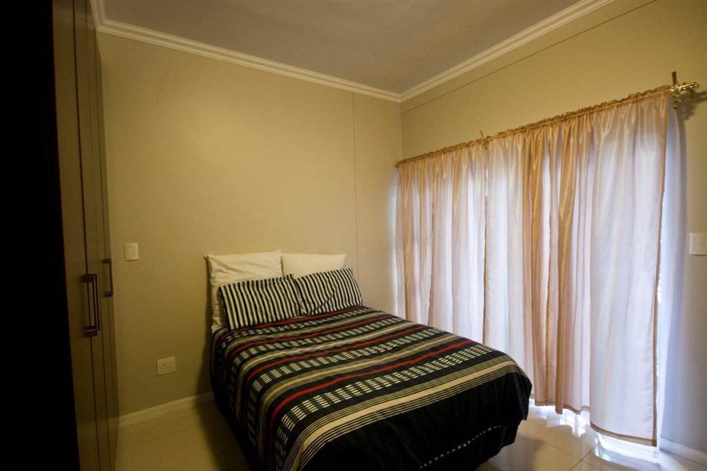 1 Bed Apartment in Umhlanga Ridge photo number 12