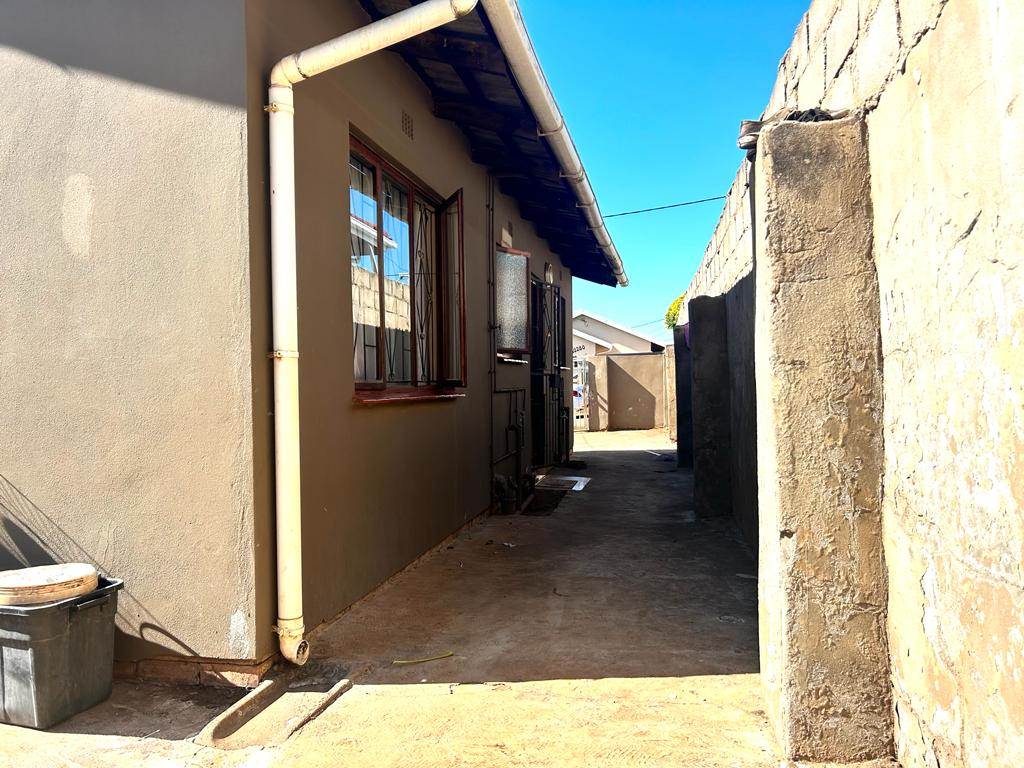 2 Bed House in Empangeni photo number 20
