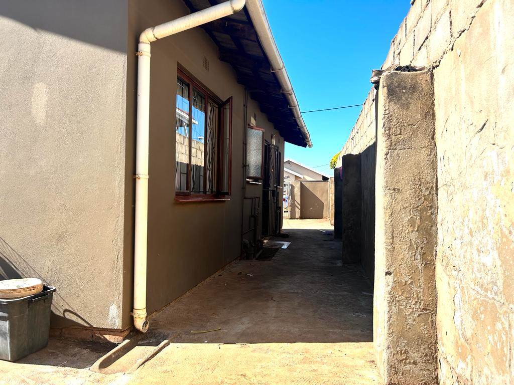 2 Bed House in Empangeni photo number 18