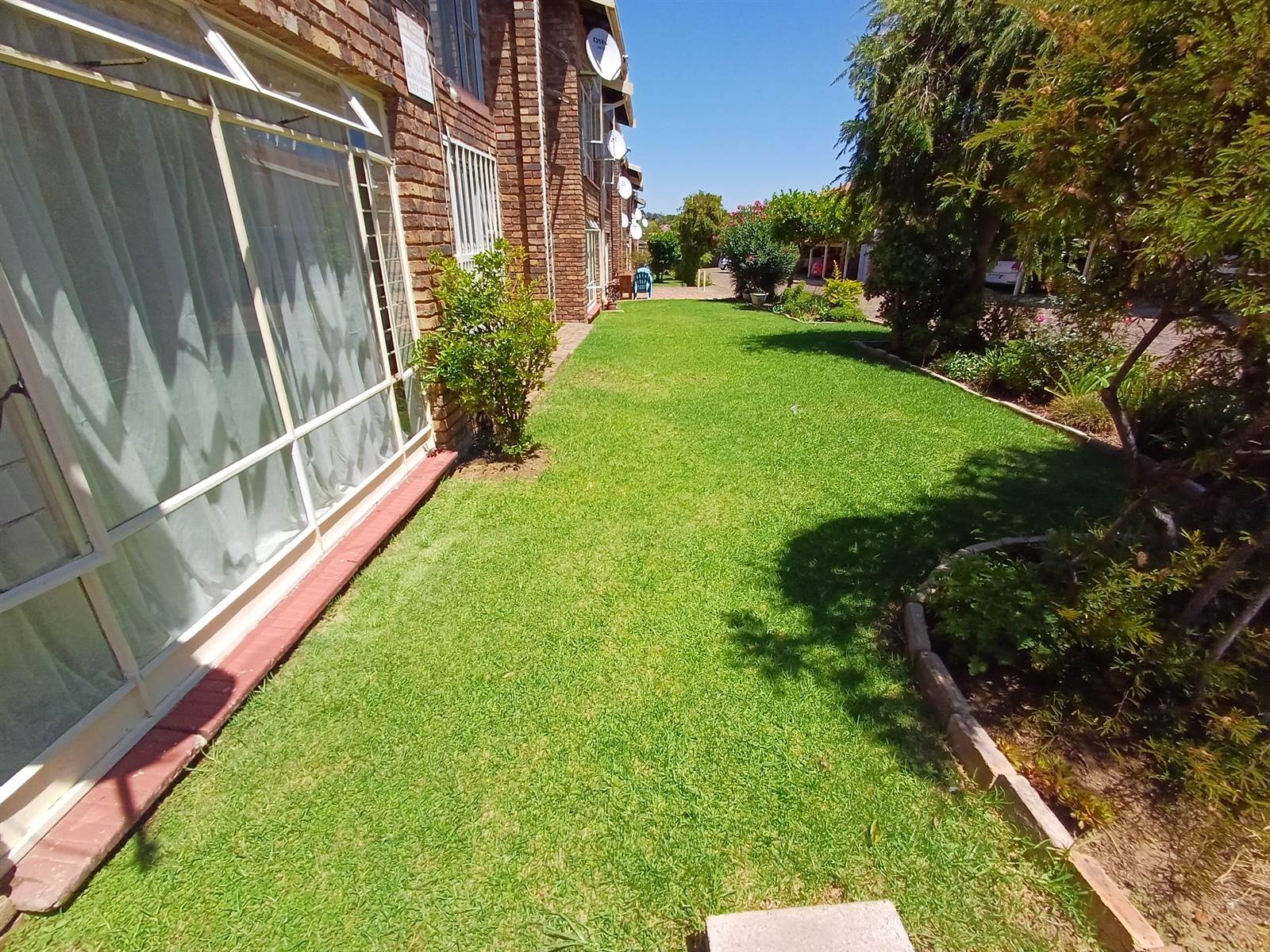 2 Bed Townhouse in Brackendowns photo number 18