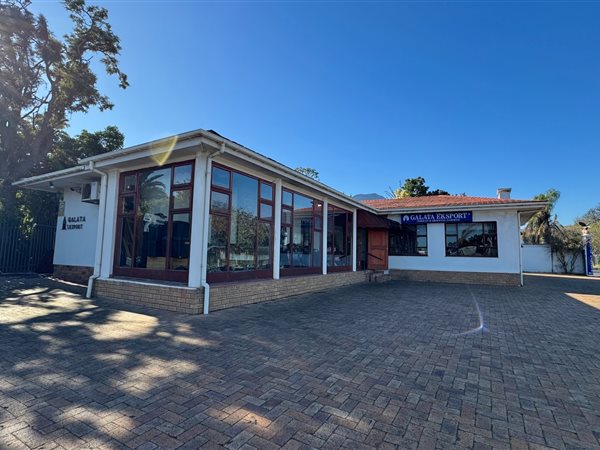 332 m² Commercial space 332 m² Commercial space