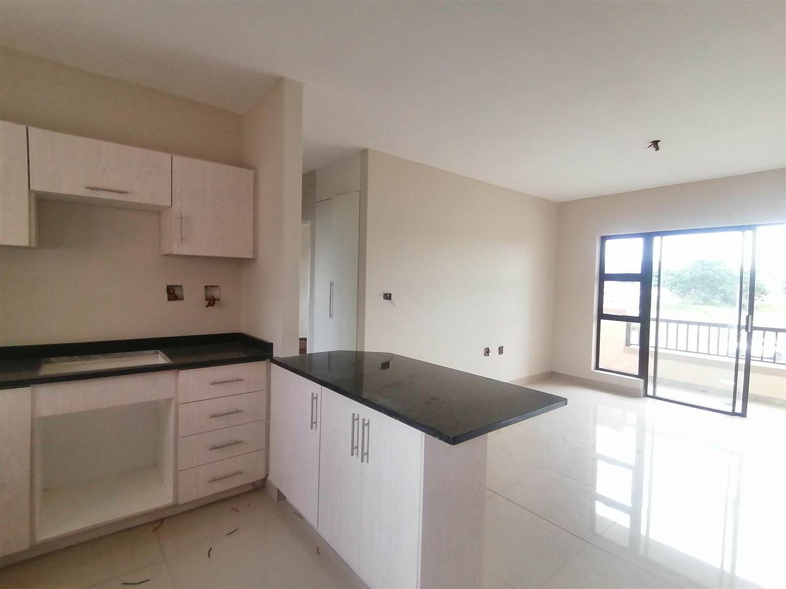 2 Bed Apartment in Tongaat Central photo number 4