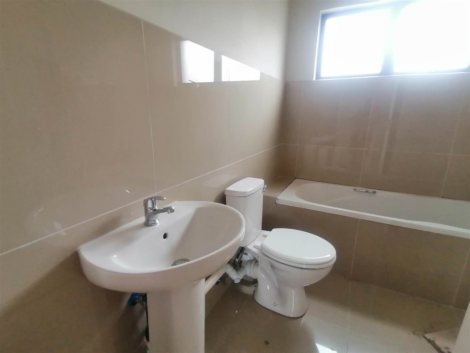 2 Bed Apartment in Tongaat Central photo number 12