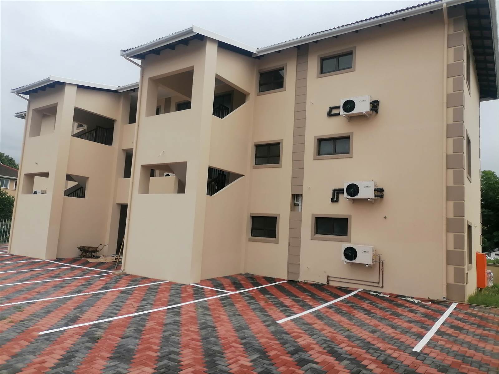 2 Bed Apartment in Tongaat Central photo number 1