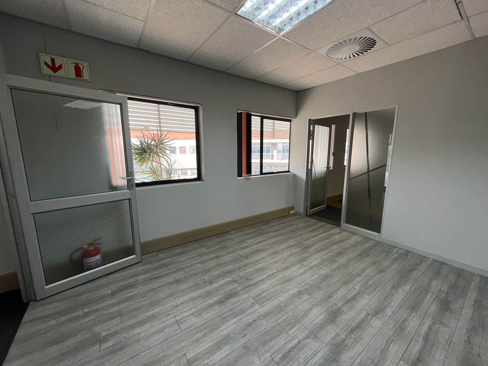 153  m² Commercial space in Woodmead photo number 18