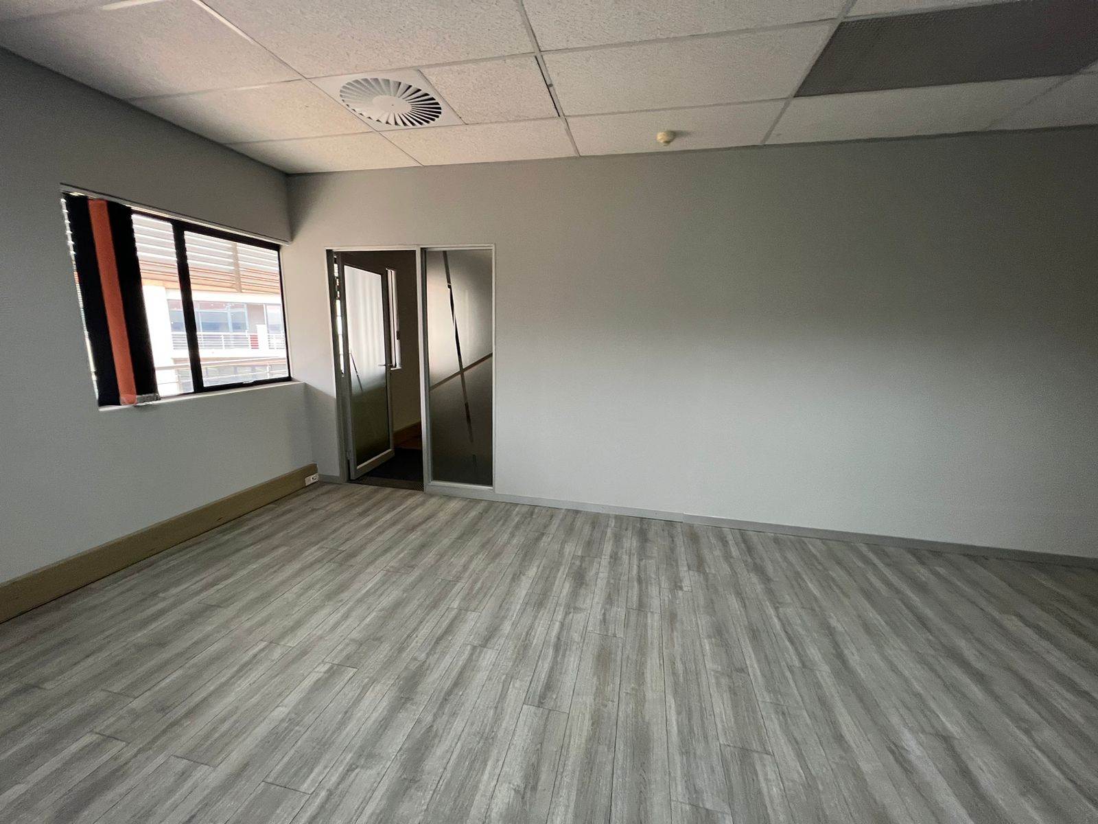 153  m² Commercial space in Woodmead photo number 17