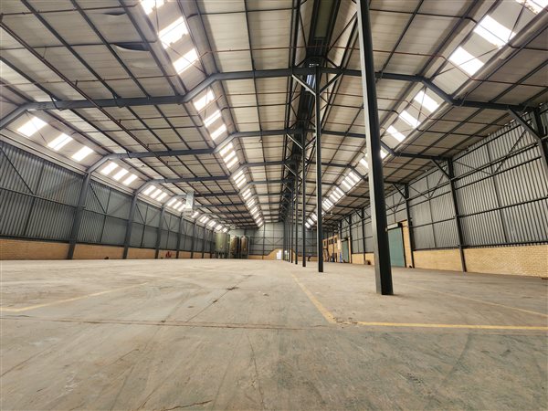 5 300  m² Industrial space