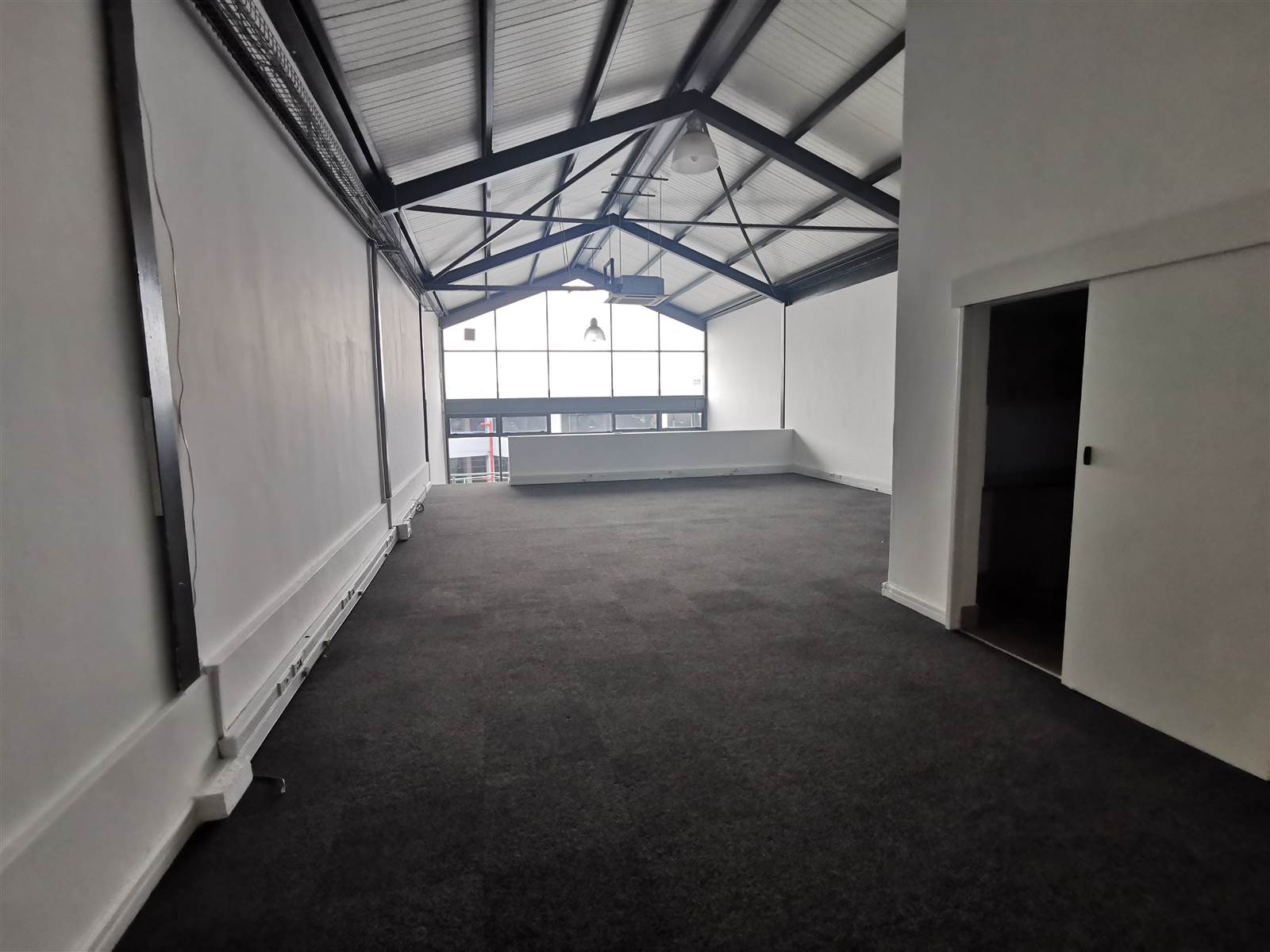 125  m² Commercial space in Maitland photo number 2