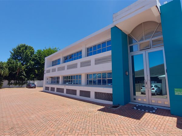 490  m² Commercial space in Newton Park