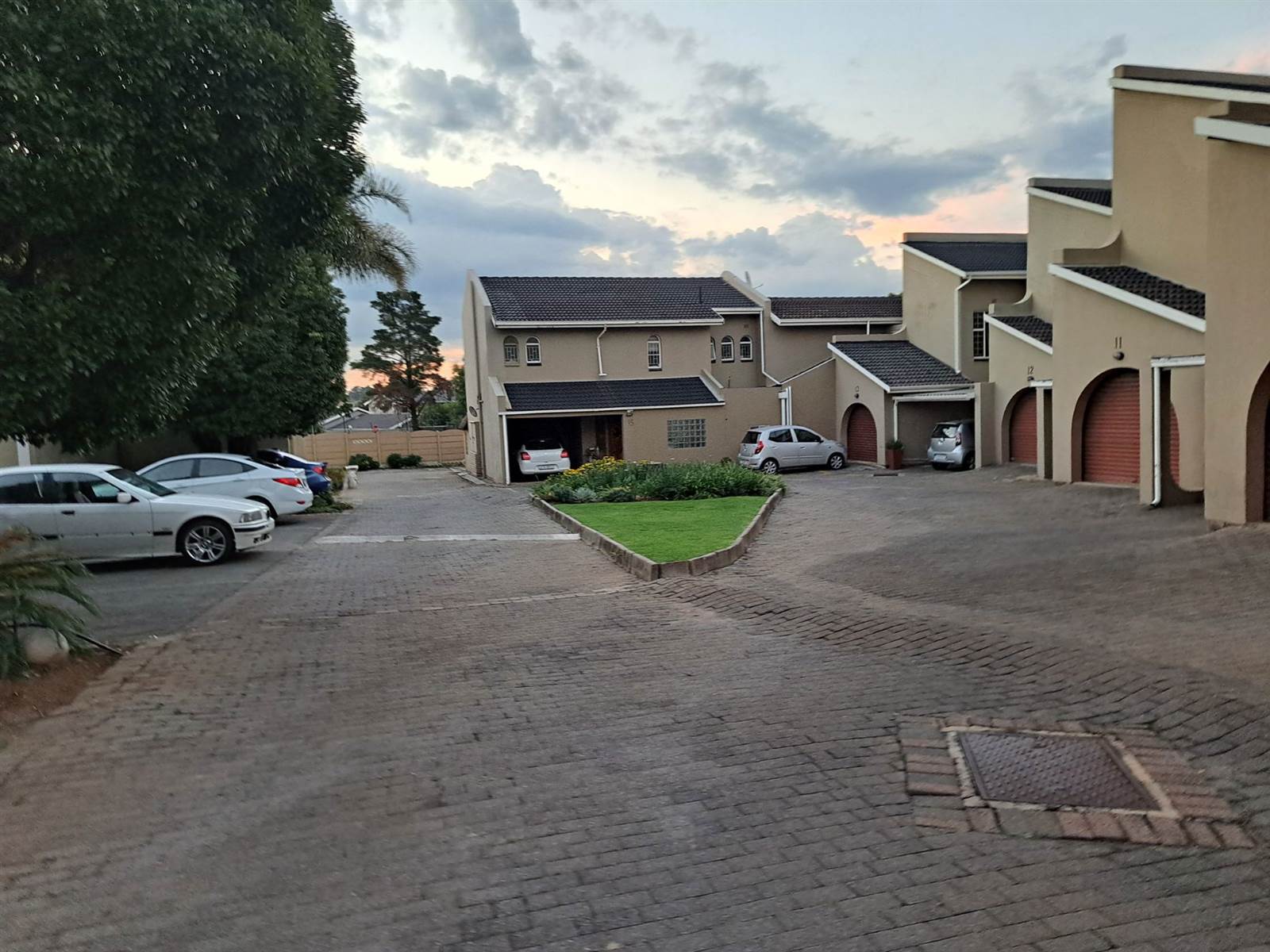 3 Bed House in Glen Marais photo number 3