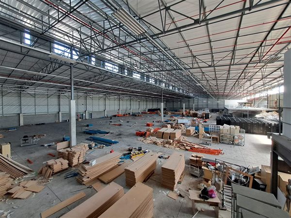 5 600  m² Industrial space