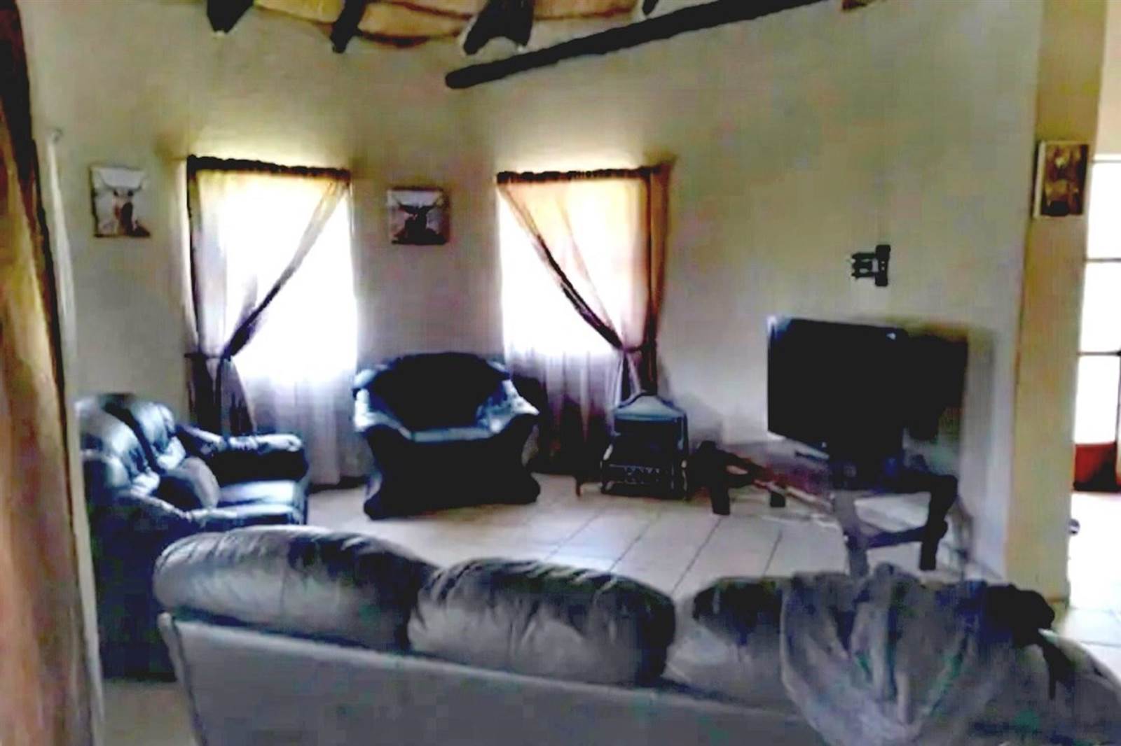 4 Bed House in Graskop photo number 10