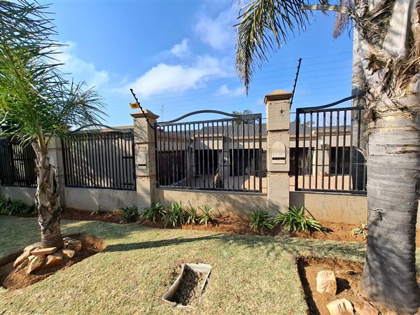 3 Bedroom House 3 Bedroom House