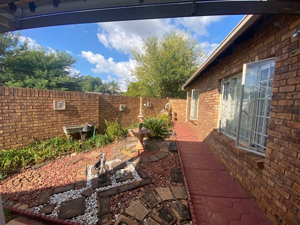 2 Bedroom Townhouse 2 Bedroom Townhouse