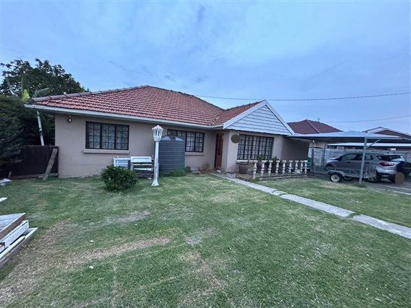 3 Bed House in Greenfields