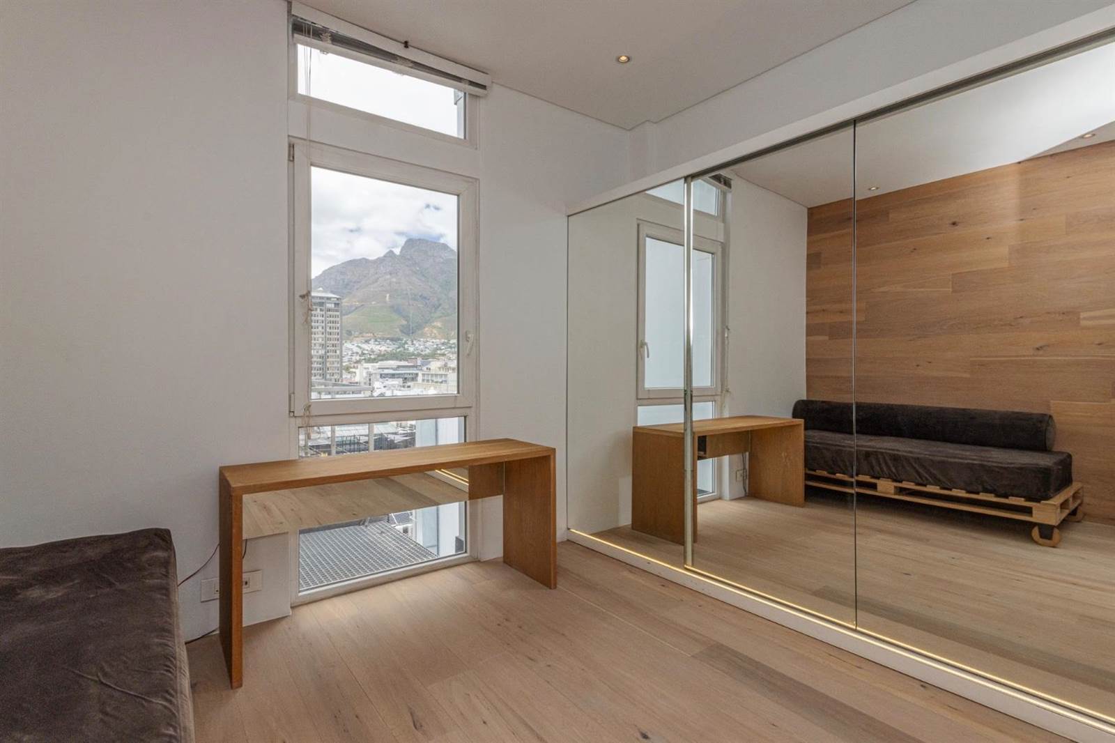 3 Bed Apartment in Cape Town City Centre photo number 13