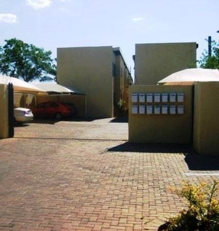 1 Bed Townhouse in Pretoria North photo number 11