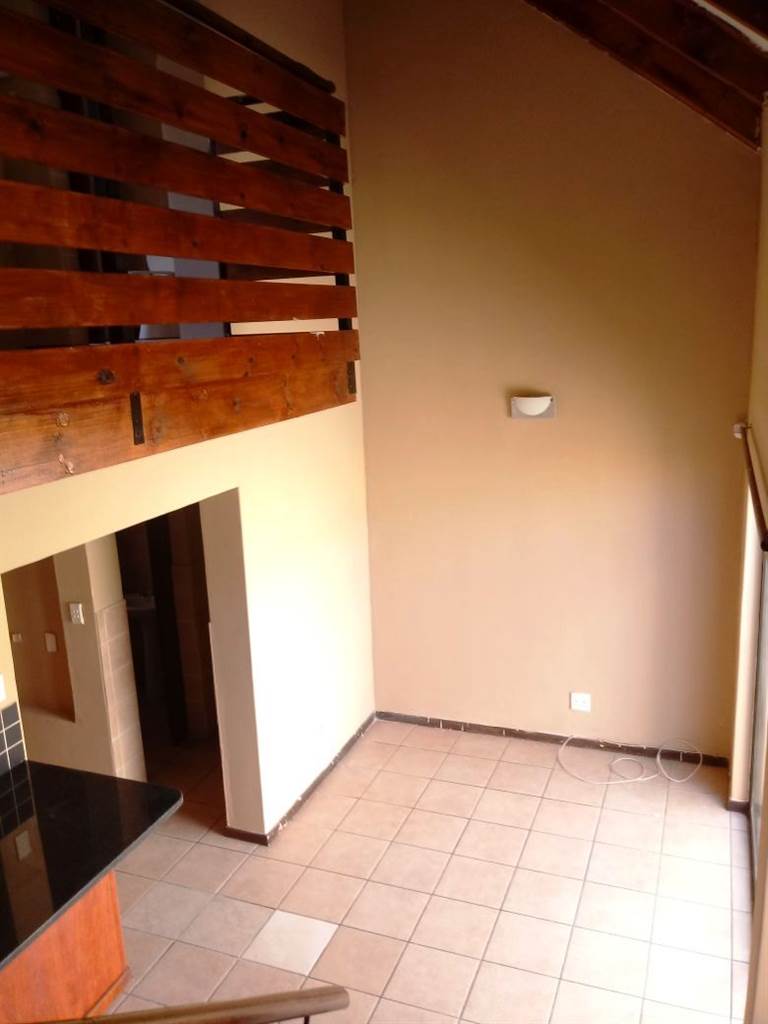 1 Bed Townhouse in Pretoria North photo number 8