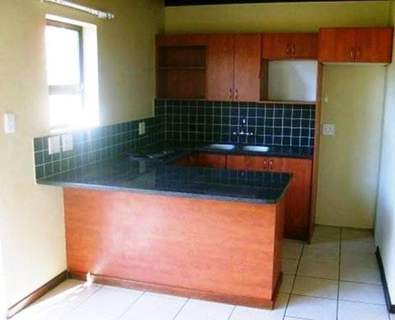 1 Bed Townhouse in Pretoria North photo number 13