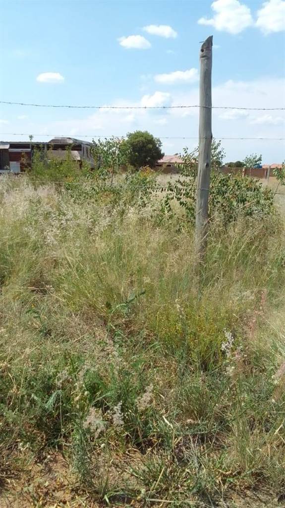1700 m² Land available in Hammanskraal photo number 1