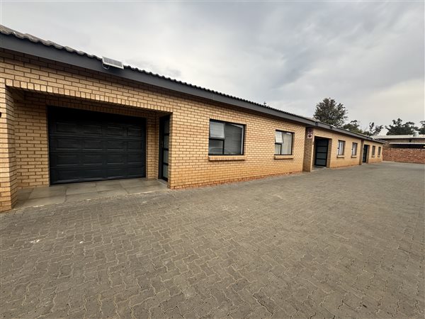 2 Bedroom Townhouse 2 Bedroom Townhouse