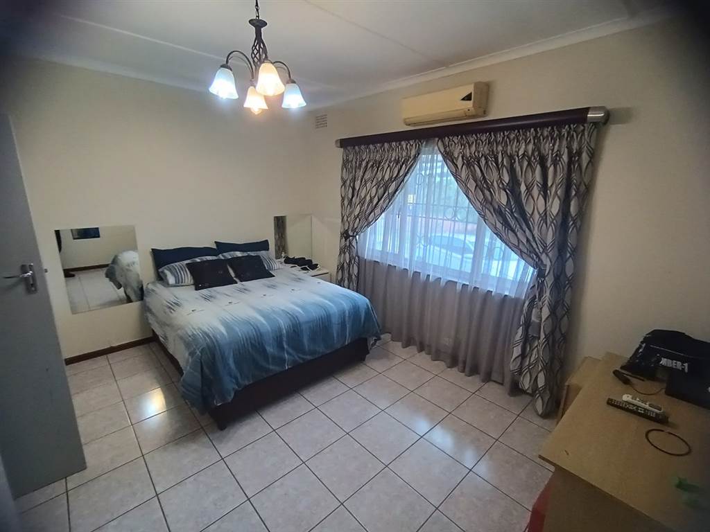 4 Bed House in Westville photo number 15