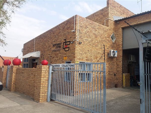 1 011 m² Commercial space 1 011 m² Commercial space